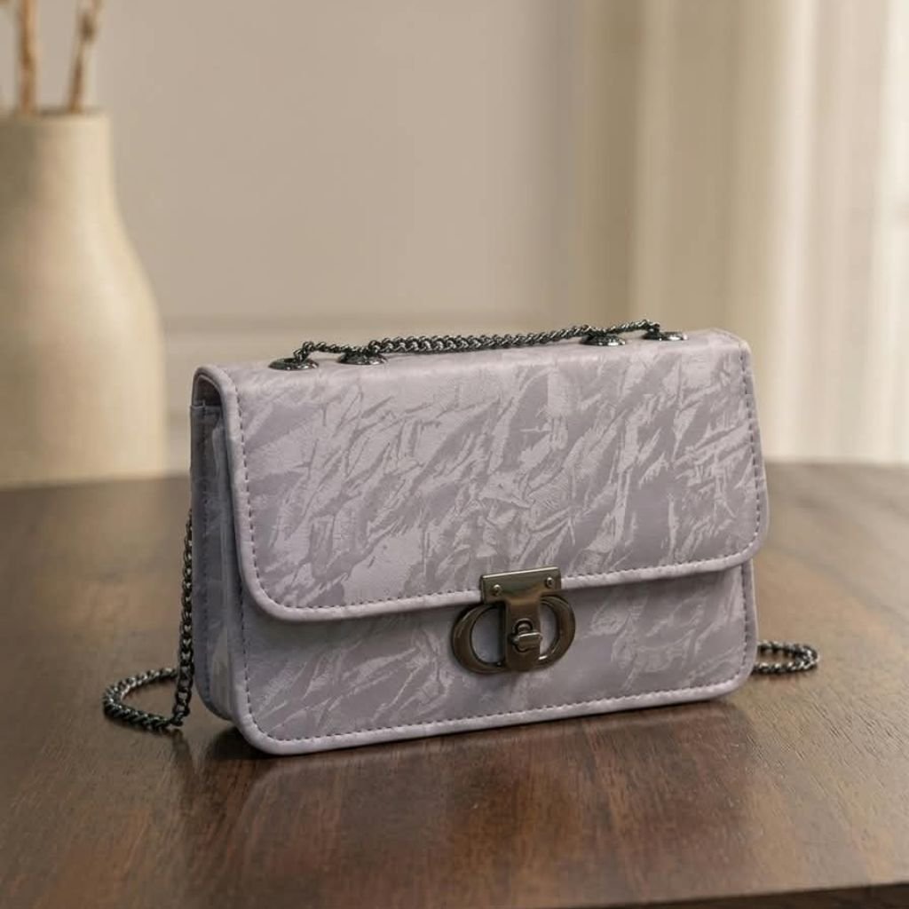 Elegant Quilted Chain Shoulder Bag